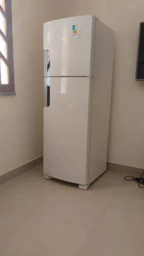 Vendo  Frost freezer nova sem uso Consul  1800,00