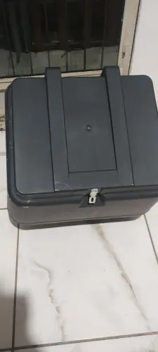 Baú 80 litros com suporte para moto 