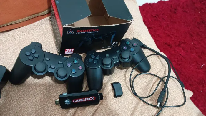 GameStick X2 4K + 2 Controles | Usado