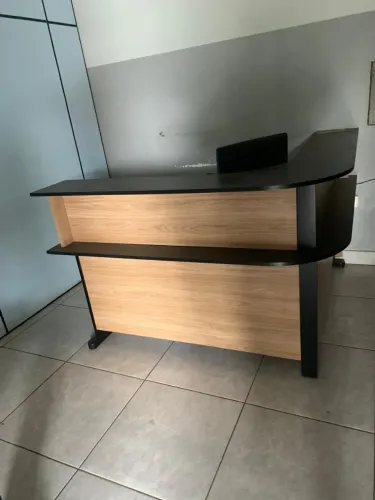 Mesa de escritório/ balcão par atendimento