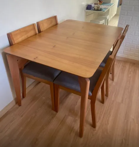 Mesa Laminada com 4 Cadeiras de Madeira PROMOÇÃO 