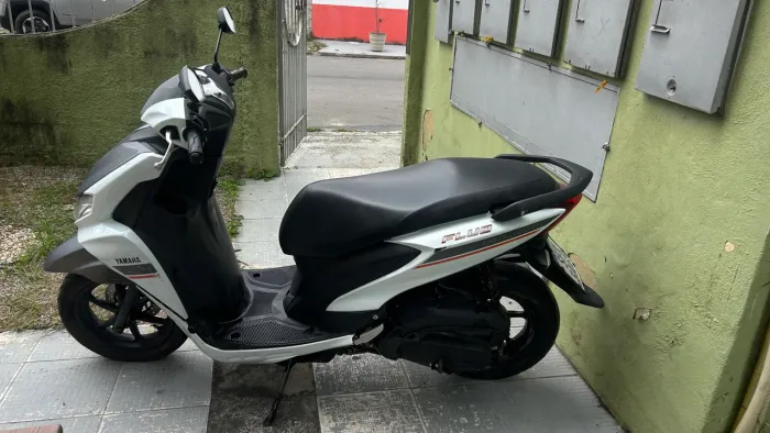 Vendo Yamaha fluo 125