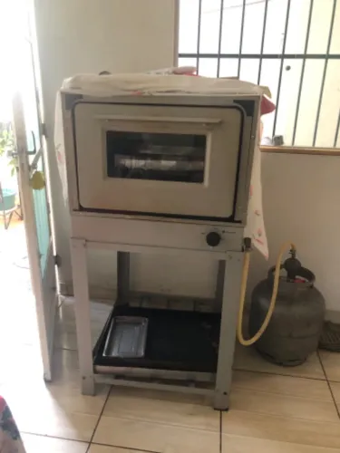 Forno industrial a gás bem conservado