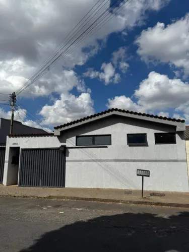 Oportunidade: Alugo casa PARTICULAR pequena, estilo kitnet, no bairro brasil