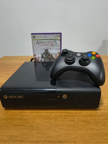 Xbox 360 Super Slim - Excelente estado 