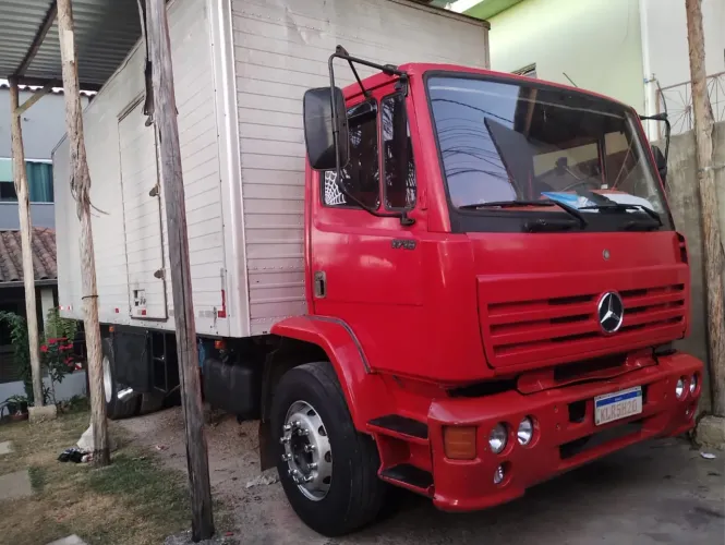 Caminhão Mercedes 1718 Toco