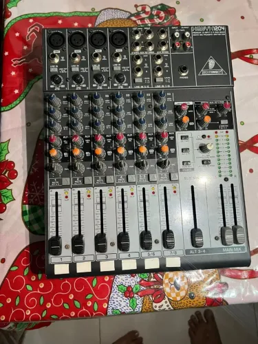 Mesa de aldio nova