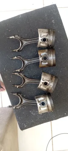 Bielas com pistões da MB 180D 