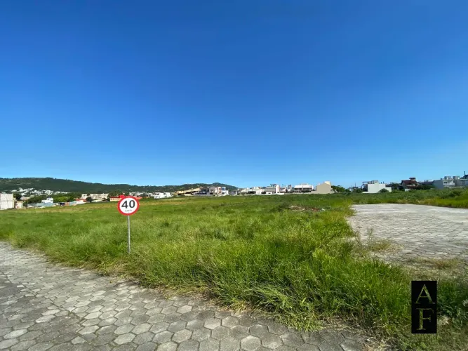 Terreno à venda no bairro Ferraz - Garopaba/SC