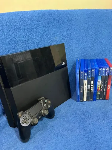 Playstation 4 + TV LED HD 