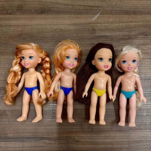 Lote 4 bonecas princesas Disney Barbie