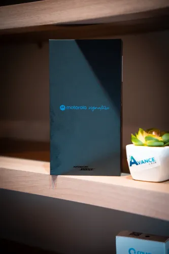 Motorola Signature
