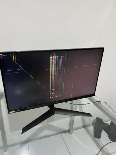 Monitor LG retirada de peças