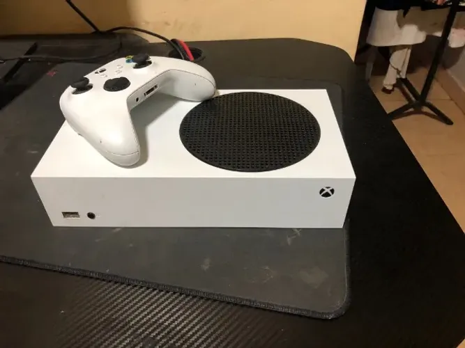 Xbox Series S 512GB + Controle