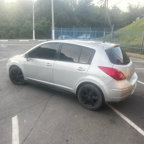 Nissan Tiida SL 1.8/1.8 Flex 16V Aut. 2010
