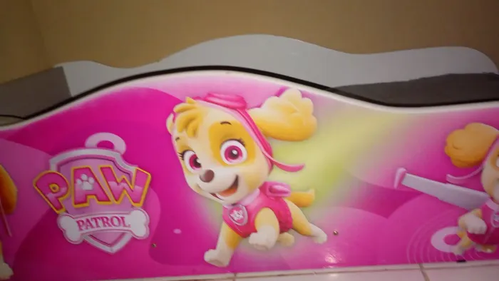 Cama infantil, já acompanha o coxão 