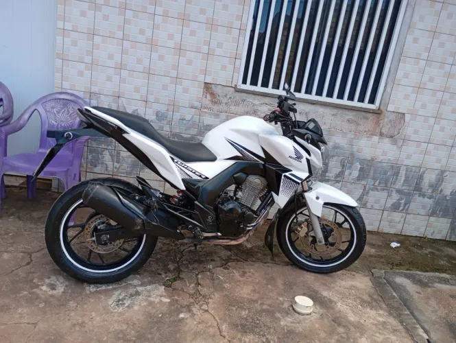 Cb Twister 250f ano 2017 valor 12 mil a negócia