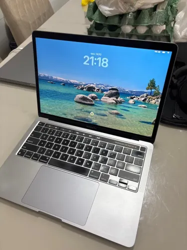 MacBook pro 13? 2022 8gb 256gb