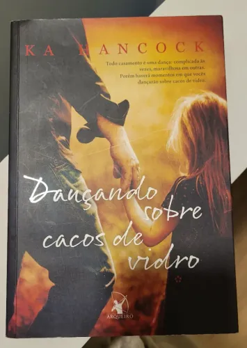 Livro Dançando sobre cacos de vidro