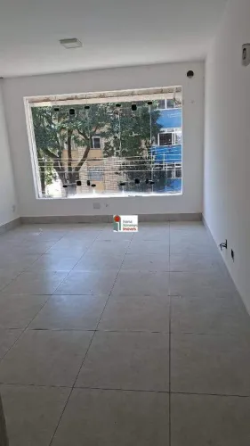 EXCELENTES SALAS NA AVENIDA URUGUAI .