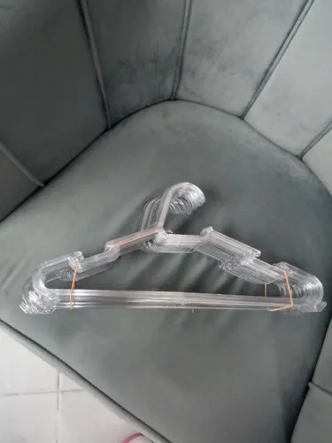 Lote de 50 cabides para loja