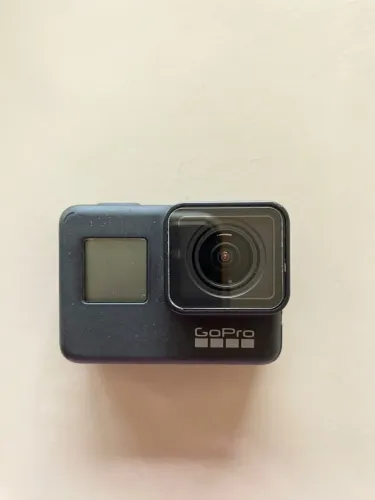 GoPro Hero 7 Black + acessórios originais + caixa estanque + capa de silicone