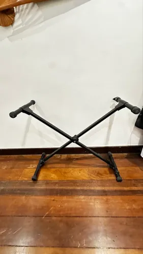 Suporte / pedestal em X p teclado,órgão, etc 