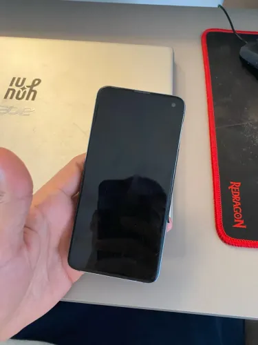 Samsung Galaxy S10e Dual SIM - Funcionando 100% (traseira quebrada)