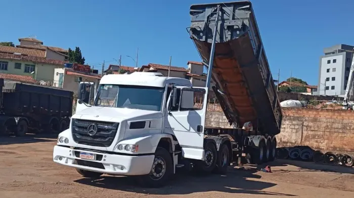 Caminhão Mercedes Atron 1635 - 2019/20 