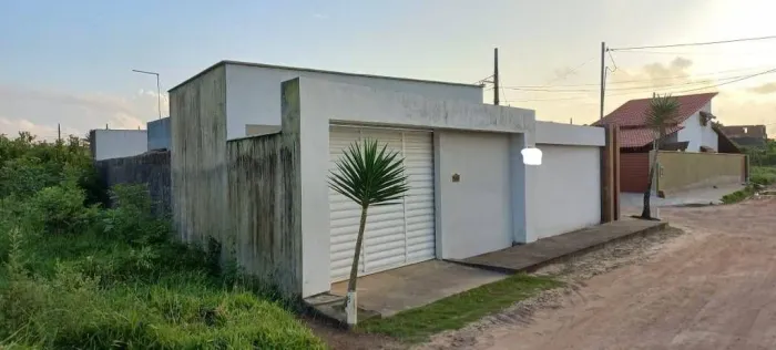 CASA A VENDA 3 QUARTOS PISCINA EM BANANEIRAS