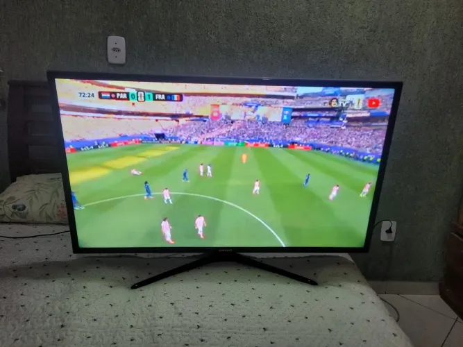 Tv samsung un40f6400 muito nova