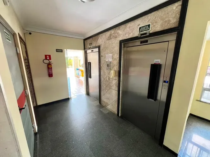 Apartamento de 100m² no Papicu, com 4 quartos e 1 vaga de garagem.