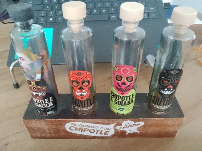 Kit coleção 4 vidros de pimenta usados vazios de cabrón te quiero con chipotle