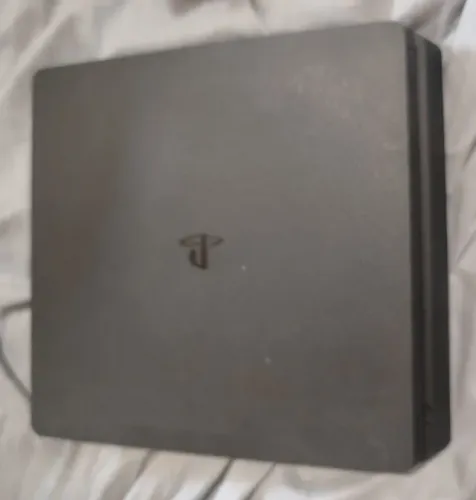Playstation 4 slim 1 TB SSD