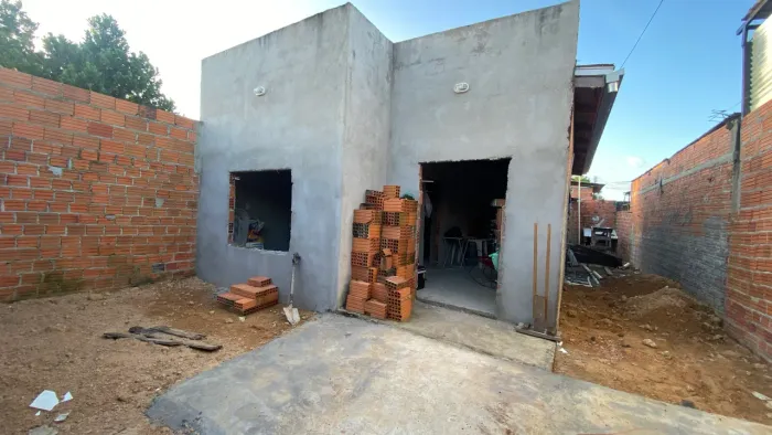 Vendo REPASSE casa 90%pronta terreno 8/20