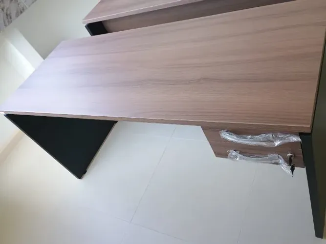 Mesa de escritório semi nova