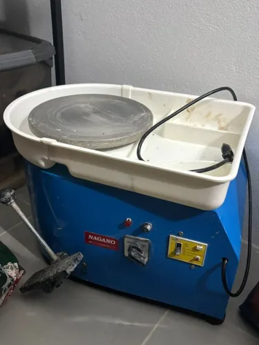 Torno de oleiro elétrico