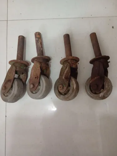 Vendo 4 rodas de andaime 