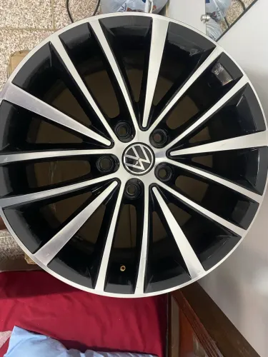 JOGO DE RODAS JETTA TSI R17 - PRETA DIAMANTADA 5x112