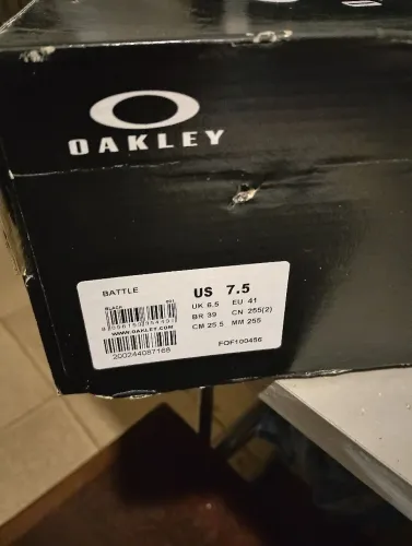? Tênis Oakley - Número 39 | Quase Novo! Usado apenas 3 vezes