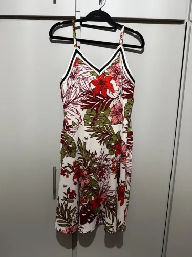 Vestido floral M com bojo