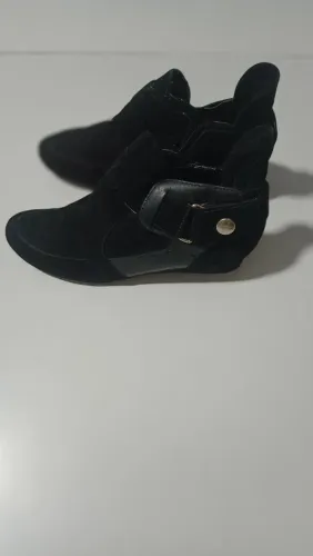 Bota Arezzo cano curto camurça preto 