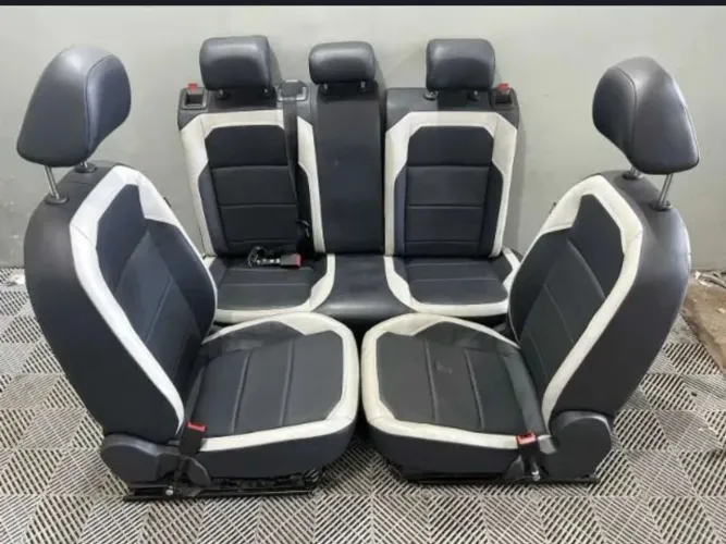 Banco de Couro VW Tcross Preto com Branco 