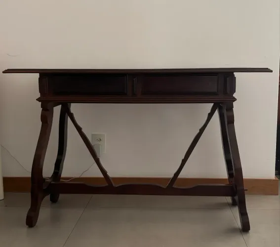 Vende-se mesa e cadeiras de jantar