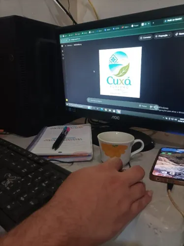 Monitor, mouse e teclado