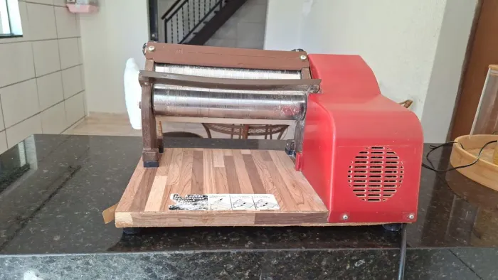 Cilindro / laminador de massas semi nova