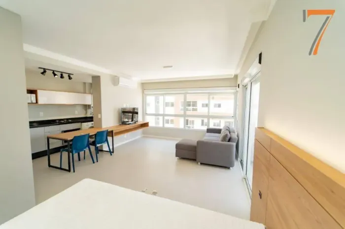 Studio com 1 dormitório para alugar, 45 m² por R$ 4.445,00/mês - Campinas - São José/SC