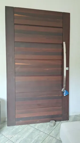 Porta pivotante