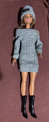 Boneca Barbie Morena articulação simples