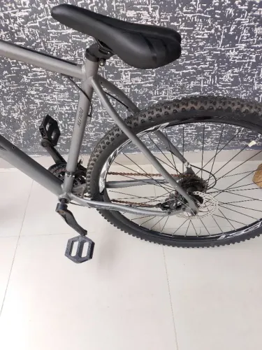 Bicicleta Aro 29 ,freio a disco ,24 machas, quadro 21 cor cinza,Marca :KSW,